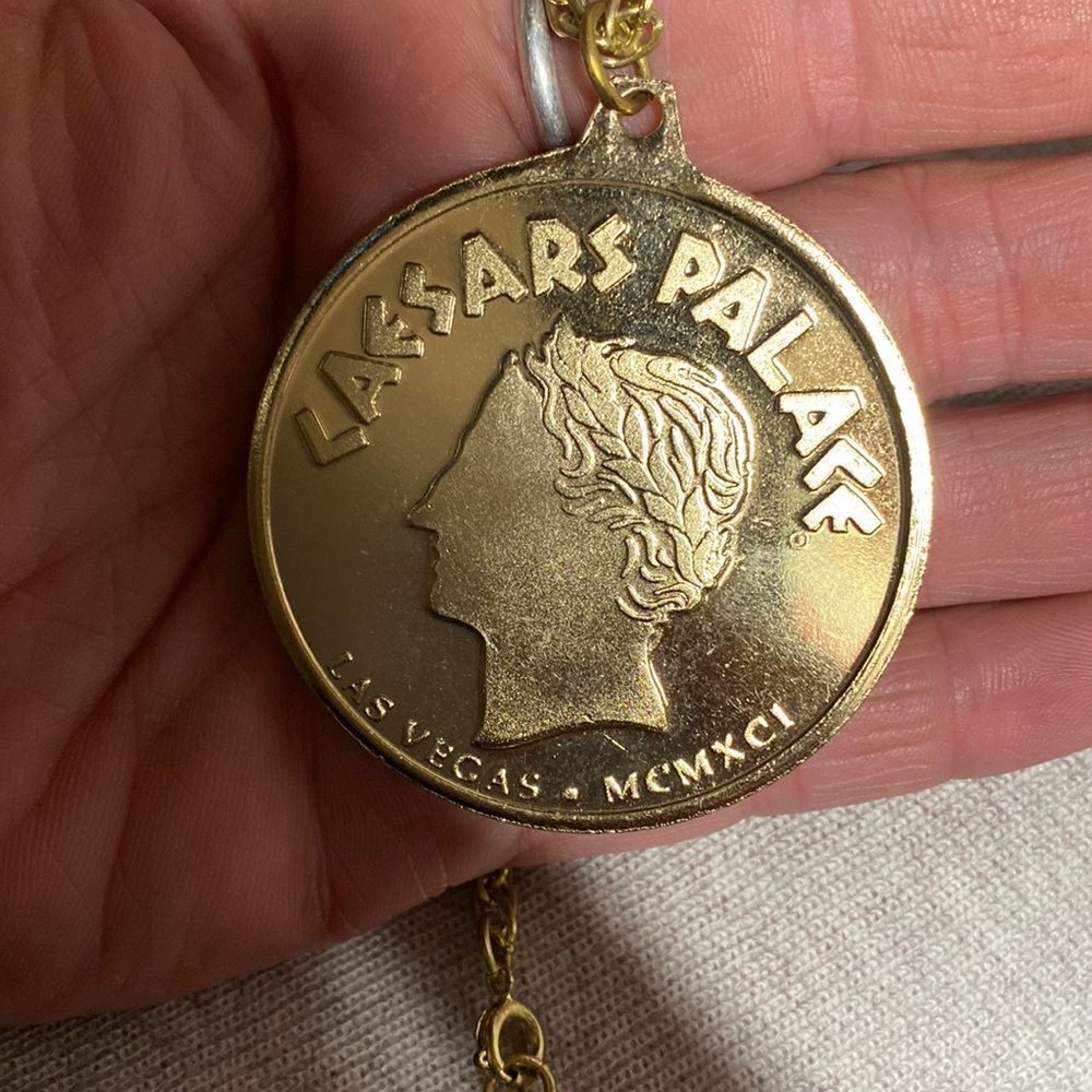 Caesars Palace Las Vegas Casino Medallion Pendant Necklace 1991 collectible